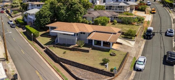Cozy house with a panoramic Honolulu view