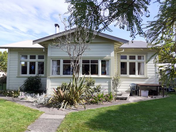 Cosy character cottage and retro caravan sleepout 