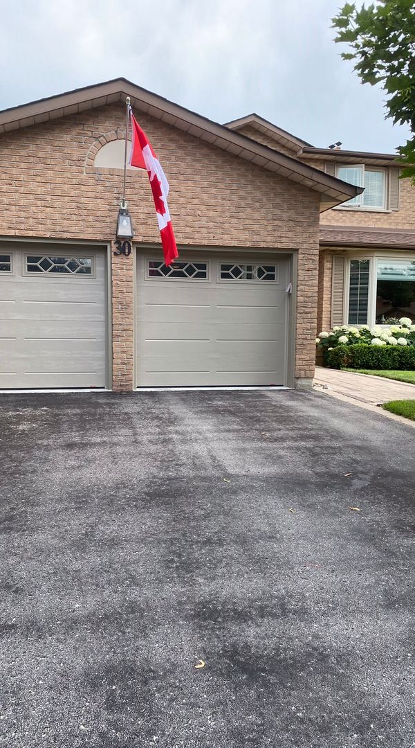 Modern home in town close to Toronto,  as well as cottage country.