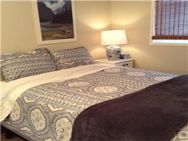 House/Cottage on the Lake