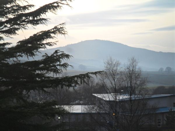 House in a small Scottish town near the Highlands. Cities and airport 1hour away