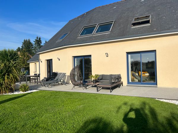 Emmanuel et Carines hus