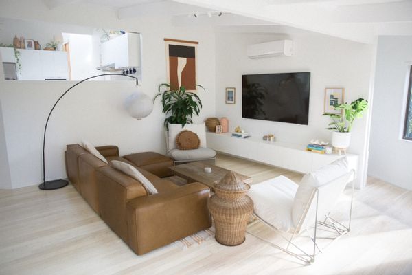 (CURRENTLY UNAVAILABLE UNTIL 2026) Lauren + Tom's family friendly home by the beach...