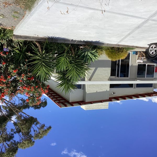 Jenny's and Paul’s holiday home down the Derwent river 40 mins from City of Hobart