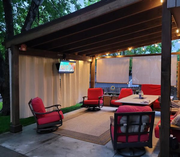 Private Basement , Backyard