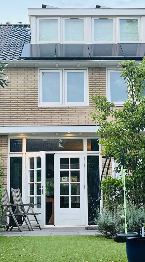 Cozy home at Bussum known as “Gardens of Amsterdam”, well located in the center of NL