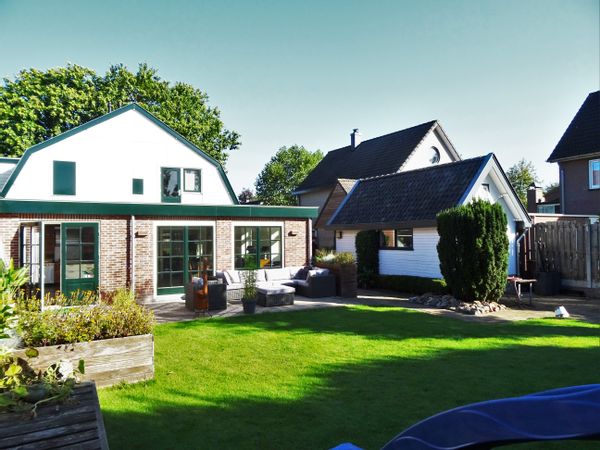 Large/spacious (250m2) family home+garden in the middle of The Netherlands (35 min. from Amsterdam)