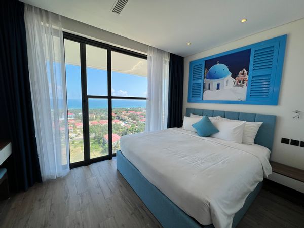 Philip’s Seaview Condo