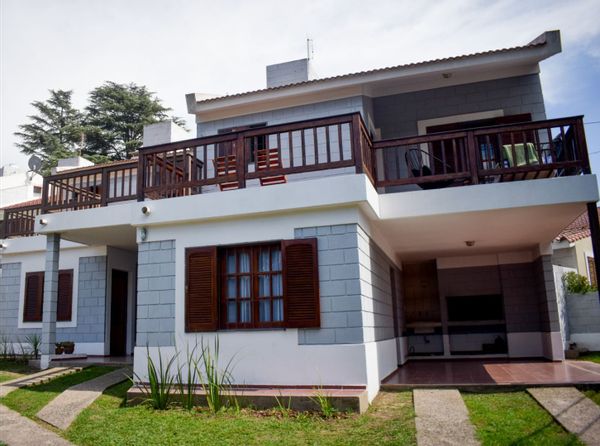 Yanina y Germans hus