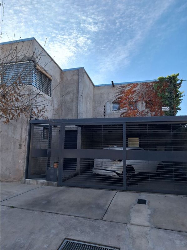 Miguel, Romina y Valentinos hus