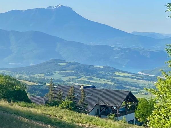 Mary and Simonina kuća
