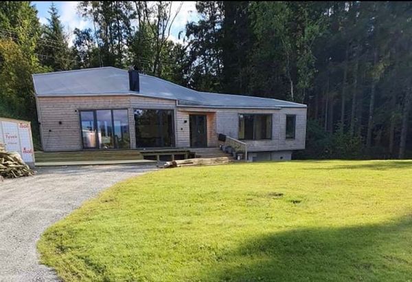 Steinbru, close to hiking destinations and Hardangerfjorden