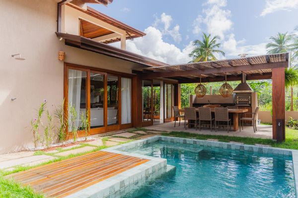 Julia and Viniciuss hus