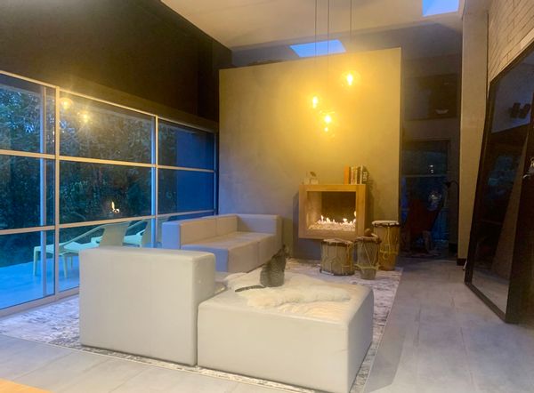 John, Maritza y Alaias hus