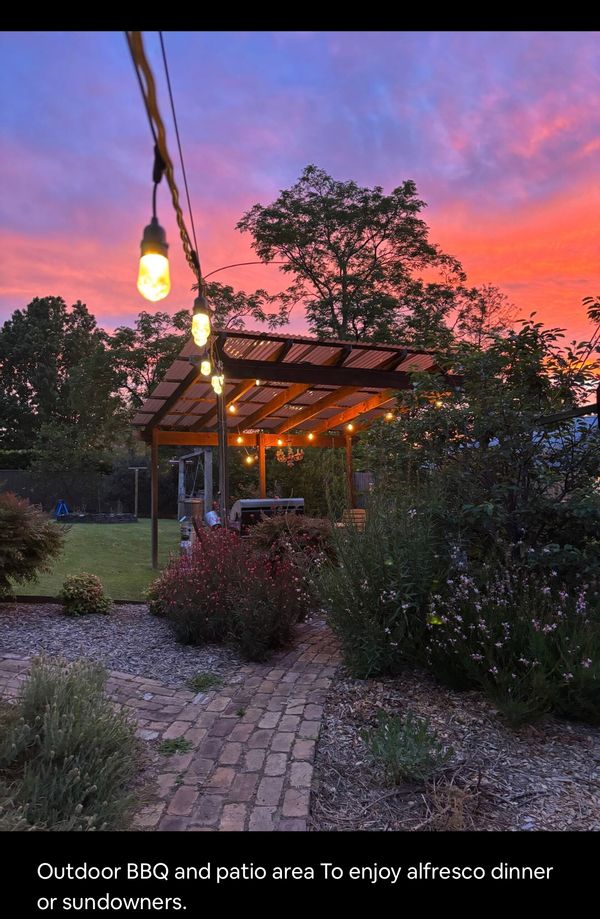 Luke’s and Lorraine’s Cosy Mountain Studio