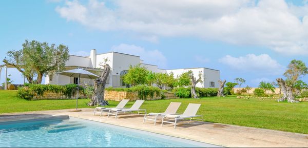 Gorgeous, 5 bedroom Italian home among olive grove near beaches in Puglia : Villa Monamu