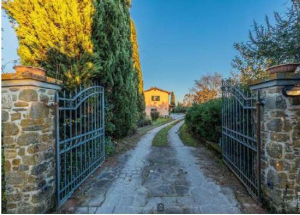 MICHELE (Il Rossetto)s hus