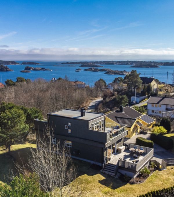 Rebecca’s and Edzo's house