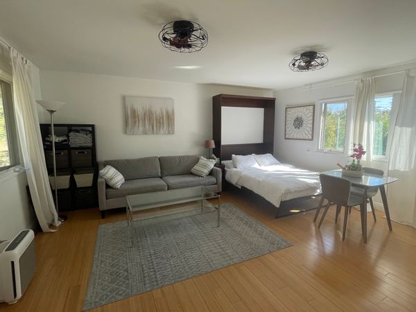Los Feliz Studio Guesthouse - Prime Location!