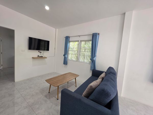 “K’s private room or house available for rent” • Great for digital nomads, travellers, fighters wanting to stay short or long term. • 10-15mins to beach, shops, restaurants, markets and gyms.