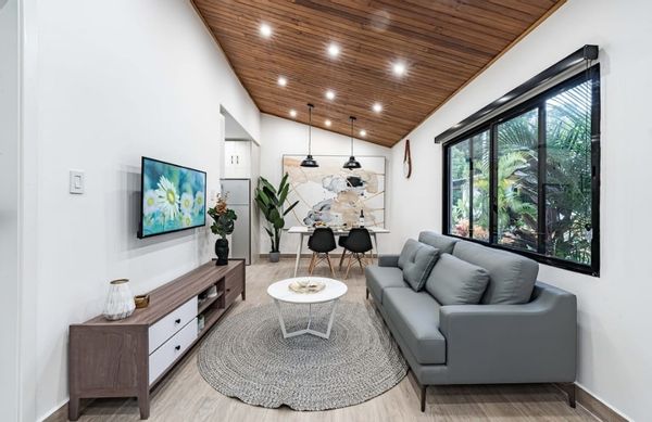 Moshe and Inna s Haus