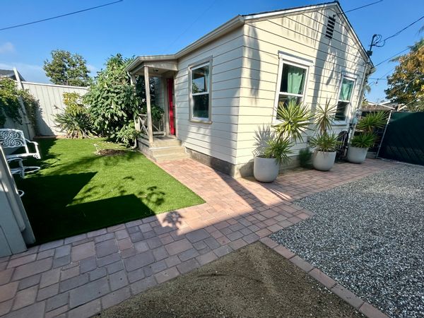 Cozy cottage in San Diego