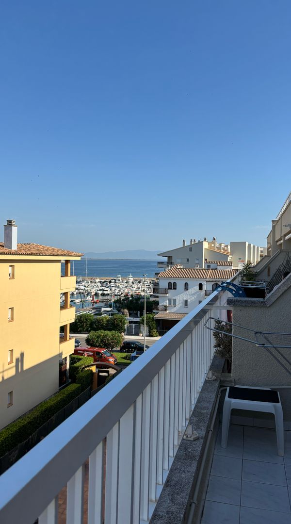 CASA DE ALBA Y JOSEP C/ Narcís Monturiol ,19 Escala 4 3r 1a L’Escala (Gerona)