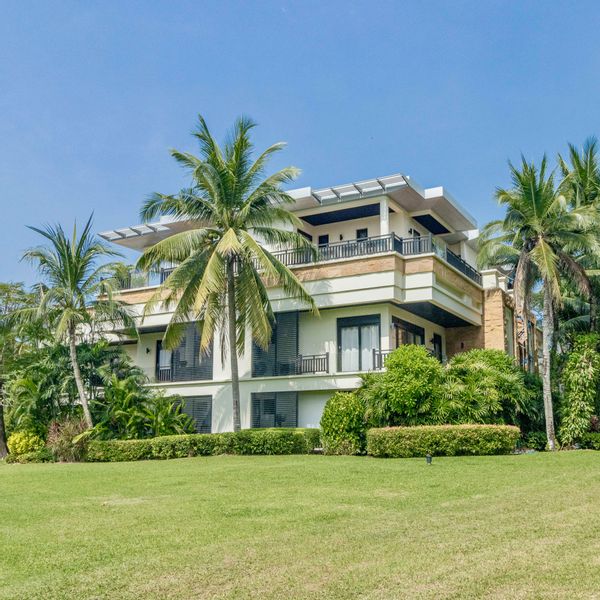 3BR Casa Oasis Beachfront Home in Laguna & Layan Chom Tawan and Maan Tawan Residences