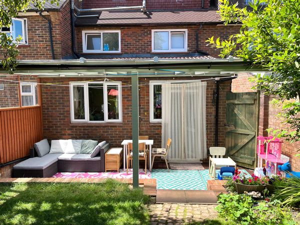 Warm Family Home - available 18 Aug to 1 Sep