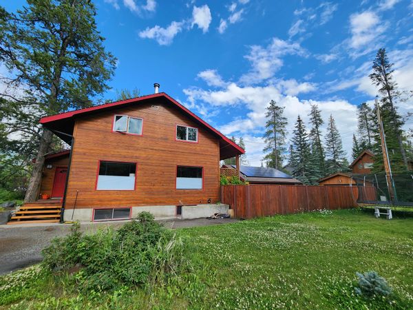 Family home in the heart of the Canadian Rocky Mountains