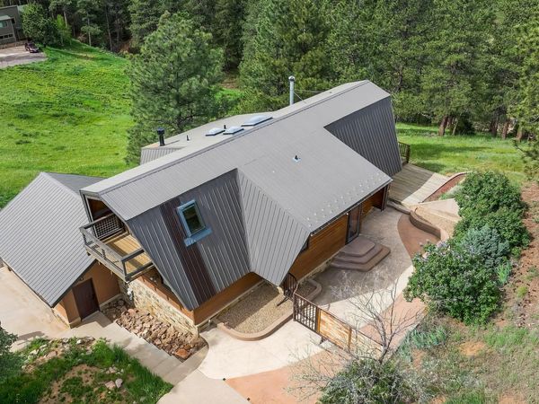 Justin and Kaileys hus