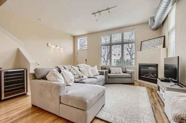 Wendy's house: Modern townhouse in walkable neighborhood.