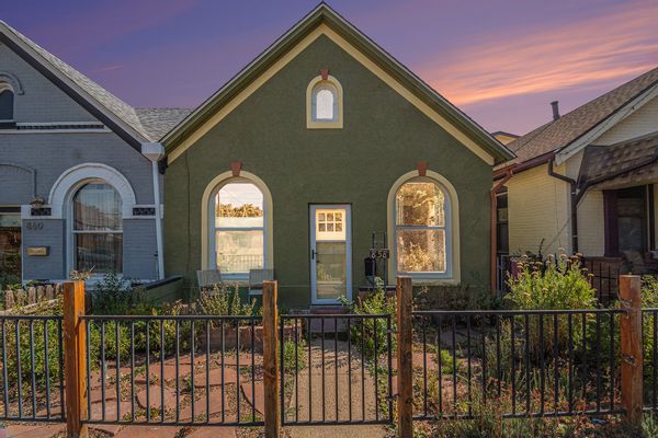 2 bed, 1 bath nestled on a quiet and convenient Denver city street.  Cozy with character.