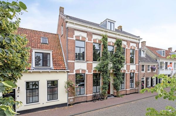 Luxury & spacious house in historic city center - looking for a villa in Cape Town, SA (dec 2026)