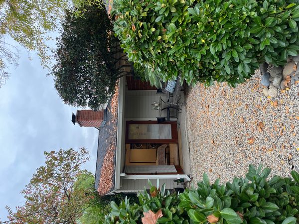 Location ! Sunny Studio is literally 3 blocks from the historic and quaint Sonoma Plaza!