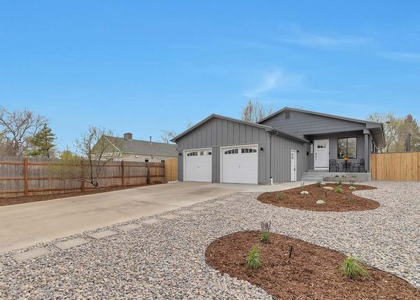 Family friendly home near pools and climbing gym in central park neighborhood