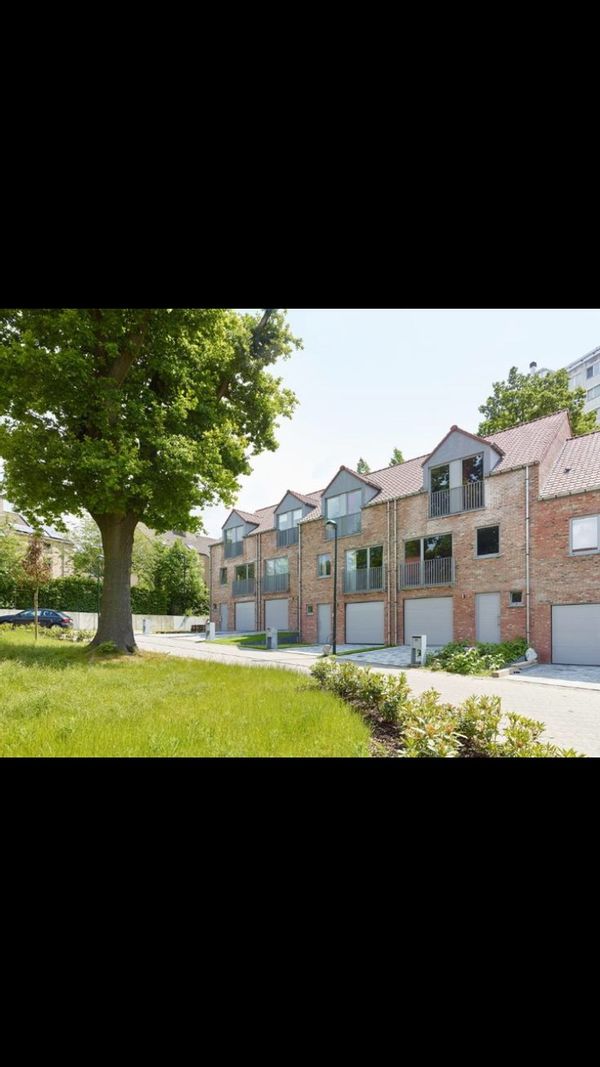 Paul’s home in an ideal location to explore both the city & green nature in the close by area