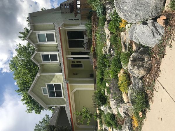 Cute 4 bedroom house on open space close to Denver, Boulder, and Mountains. Looking for Exchange this Winter break (December)