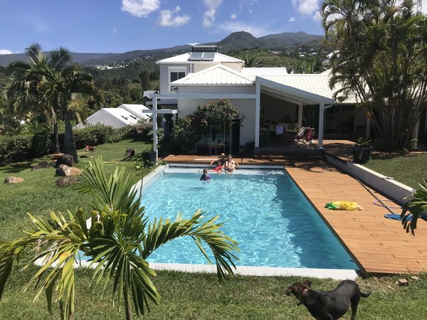 Charming 5 bedrooms family home in tropical garden