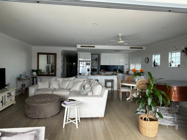 Modern Riverfront Home on the Beautiful Sunshine Coast