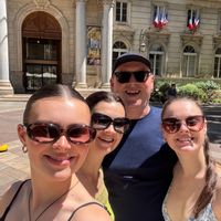 Now Seeking Summer 2026 - Spacious Home and Garden with Private Tennis Court