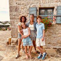 Beautifully renovated large home close to Amsterdam and to the beach