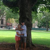 Modern 2 bedroom house centrally located by the sea.