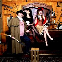 Cozy Michigan Cottage, with a golf cart ride to Lake Michigan beach