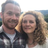 Bioklimatisk hus ved skovkanten for naturelskere og vandrere.