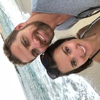 Pool, golf cart, theatre room, family home❤️