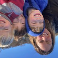 Large, light-filled family home near hiking and wineries