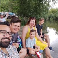 Modern family home right next to the park and river. Easy for London, Cambridge, Oxford, Harry Potter Studio, Golf Courses and more!