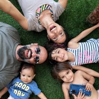 Helena, Antonello, Noa, Maé & Sandros hus