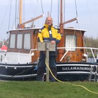 Family house with canal in the backyard